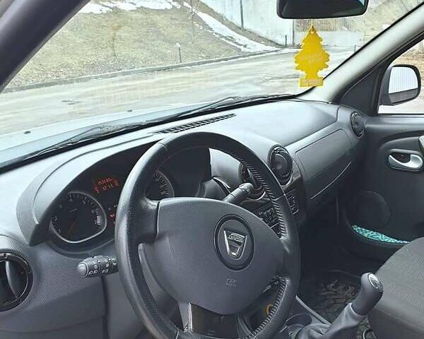 Сірий Дачія Duster, об'ємом двигуна 1.6 л та пробігом 162 тис. км за 8800 $, фото 2 на Automoto.ua