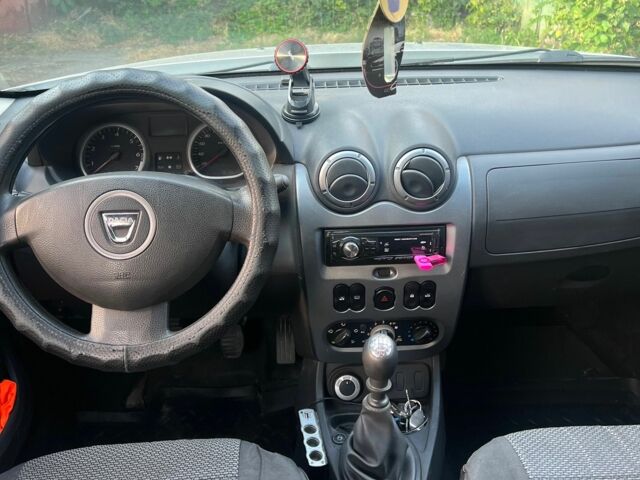 Серый Дачия Duster, объемом двигателя 1.6 л и пробегом 162 тыс. км за 7800 $, фото 5 на Automoto.ua