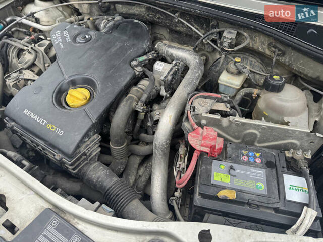 Сірий Дачія Duster, об'ємом двигуна 1.46 л та пробігом 196 тис. км за 10500 $, фото 47 на Automoto.ua