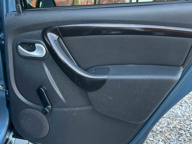 Сірий Дачія Duster, об'ємом двигуна 1.5 л та пробігом 256 тис. км за 9500 $, фото 20 на Automoto.ua