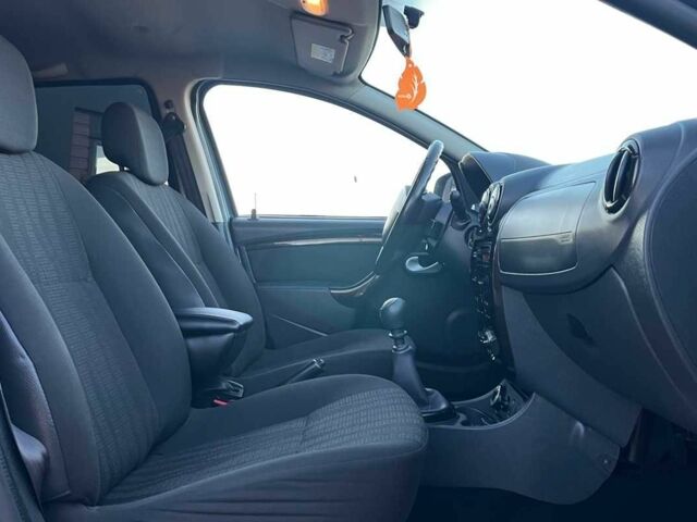 Сірий Дачія Duster, об'ємом двигуна 1.5 л та пробігом 256 тис. км за 9500 $, фото 8 на Automoto.ua