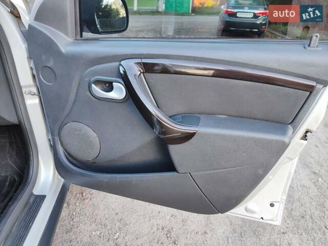 Серый Дачия Duster, объемом двигателя 1.6 л и пробегом 130 тыс. км за 8400 $, фото 15 на Automoto.ua