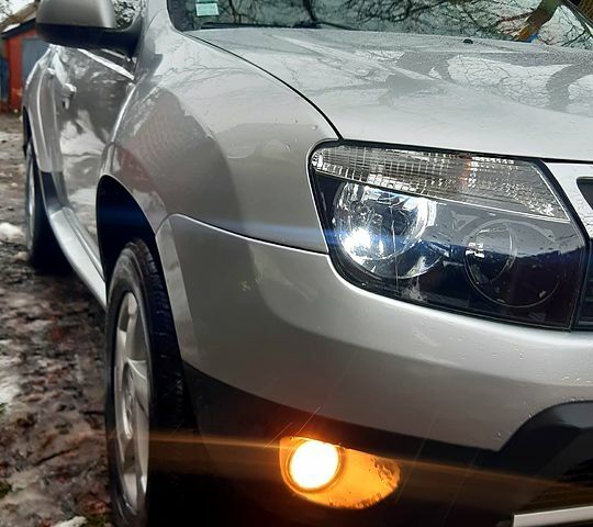 Сірий Дачія Duster, об'ємом двигуна 1.5 л та пробігом 172 тис. км за 9300 $, фото 2 на Automoto.ua