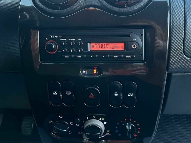 Сірий Дачія Duster, об'ємом двигуна 1.5 л та пробігом 256 тис. км за 9500 $, фото 11 на Automoto.ua