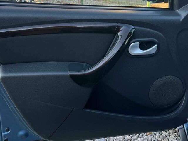 Сірий Дачія Duster, об'ємом двигуна 1.5 л та пробігом 256 тис. км за 9500 $, фото 18 на Automoto.ua