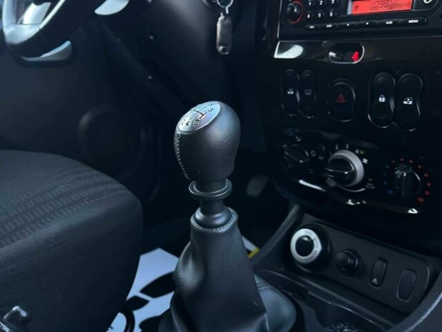 Сірий Дачія Duster, об'ємом двигуна 1.5 л та пробігом 256 тис. км за 9500 $, фото 12 на Automoto.ua