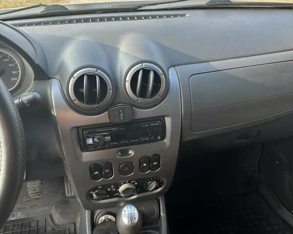 Серый Дачия Duster, объемом двигателя 1.6 л и пробегом 209 тыс. км за 7500 $, фото 10 на Automoto.ua