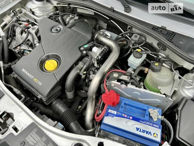 Сірий Дачія Duster, об'ємом двигуна 1.5 л та пробігом 205 тис. км за 8999 $, фото 68 на Automoto.ua