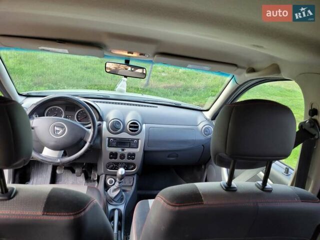 Серый Дачия Duster, объемом двигателя 1.5 л и пробегом 207 тыс. км за 7900 $, фото 10 на Automoto.ua