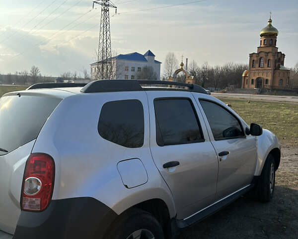 Серый Дачия Duster, объемом двигателя 1.6 л и пробегом 209 тыс. км за 7500 $, фото 5 на Automoto.ua