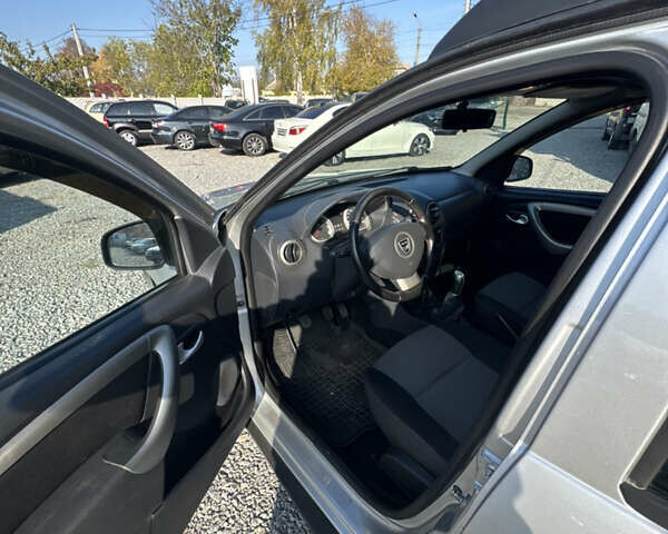 Сірий Дачія Duster, об'ємом двигуна 1.46 л та пробігом 240 тис. км за 8600 $, фото 9 на Automoto.ua