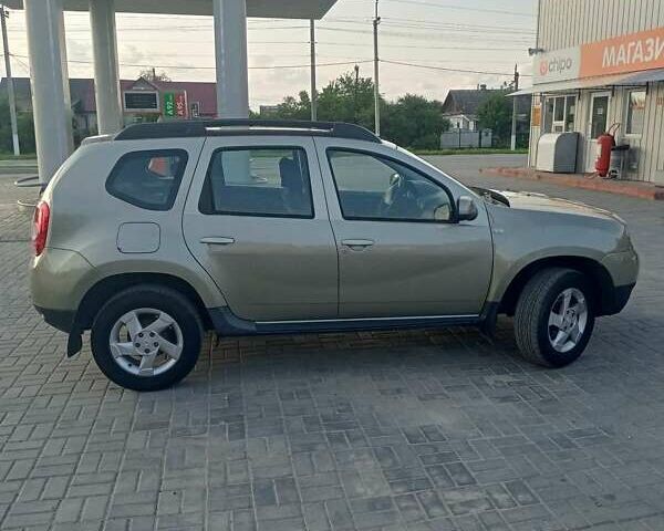 Серый Дачия Duster, объемом двигателя 0 л и пробегом 106 тыс. км за 9600 $, фото 3 на Automoto.ua