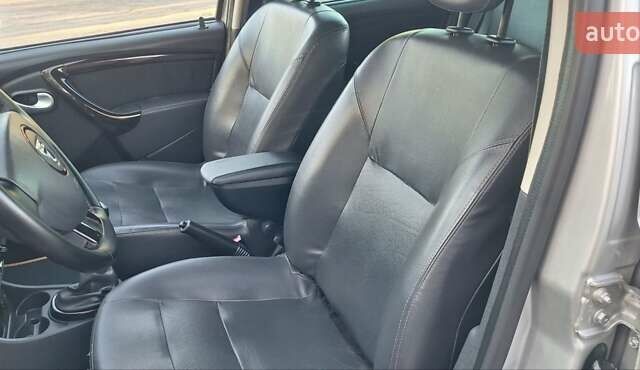 Серый Дачия Duster, объемом двигателя 1.5 л и пробегом 180 тыс. км за 9900 $, фото 42 на Automoto.ua