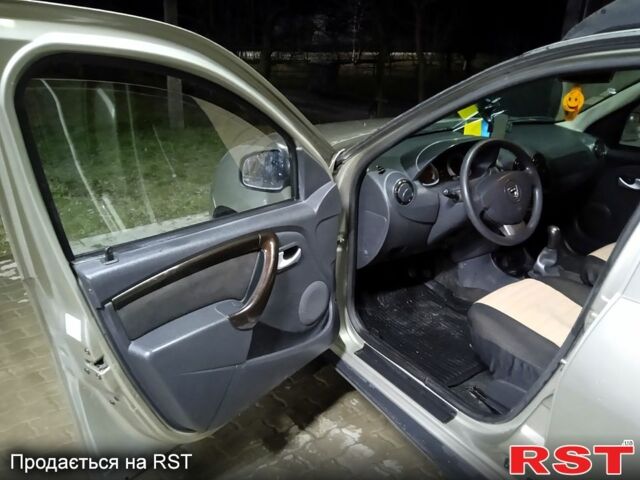 Серый Дачия Duster, объемом двигателя 1.5 л и пробегом 255 тыс. км за 7950 $, фото 7 на Automoto.ua