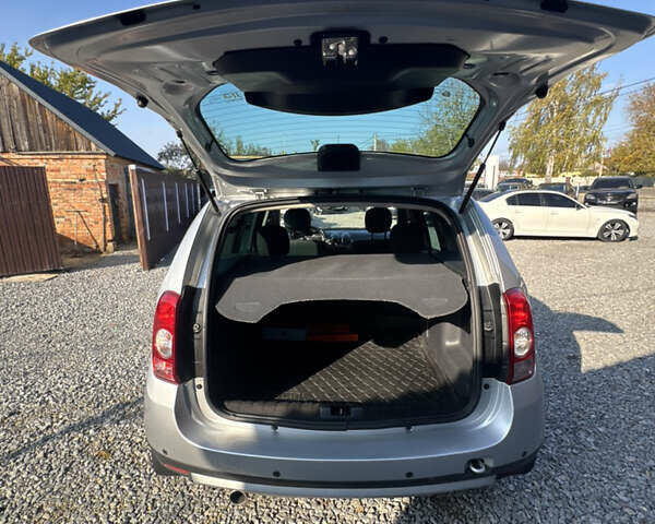 Сірий Дачія Duster, об'ємом двигуна 1.46 л та пробігом 240 тис. км за 8600 $, фото 6 на Automoto.ua