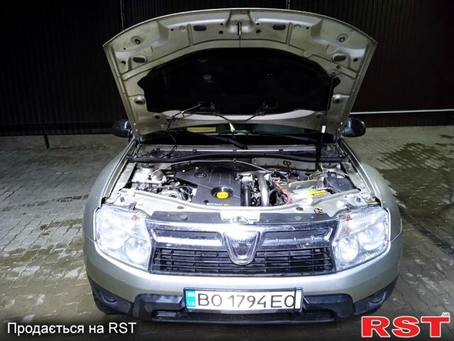 Серый Дачия Duster, объемом двигателя 1.5 л и пробегом 255 тыс. км за 7950 $, фото 4 на Automoto.ua