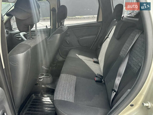 Серый Дачия Duster, объемом двигателя 1.6 л и пробегом 262 тыс. км за 8999 $, фото 13 на Automoto.ua