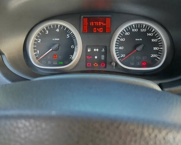 Сірий Дачія Duster, об'ємом двигуна 1.46 л та пробігом 197 тис. км за 8300 $, фото 10 на Automoto.ua