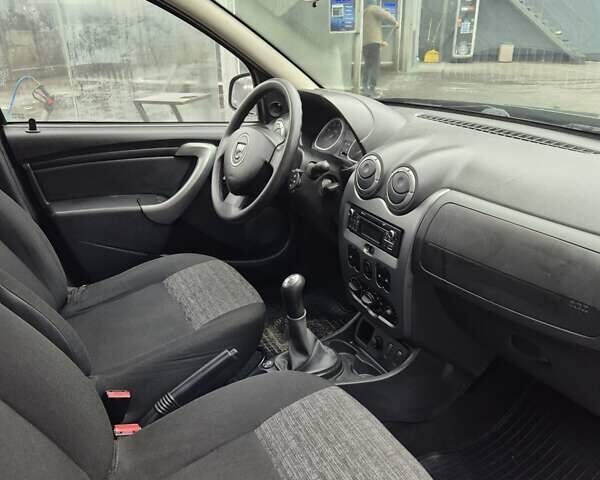 Серый Дачия Duster, объемом двигателя 1.6 л и пробегом 220 тыс. км за 8999 $, фото 5 на Automoto.ua