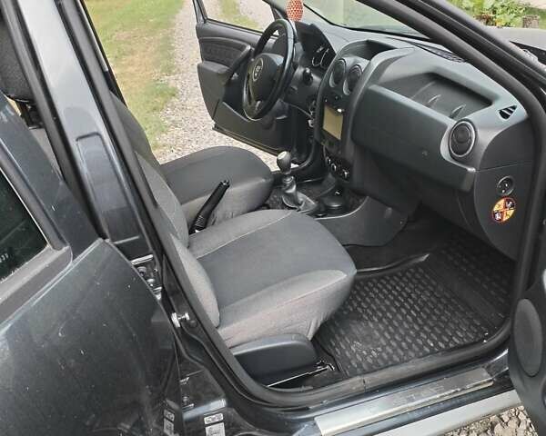 Серый Дачия Duster, объемом двигателя 1.5 л и пробегом 153 тыс. км за 9300 $, фото 4 на Automoto.ua