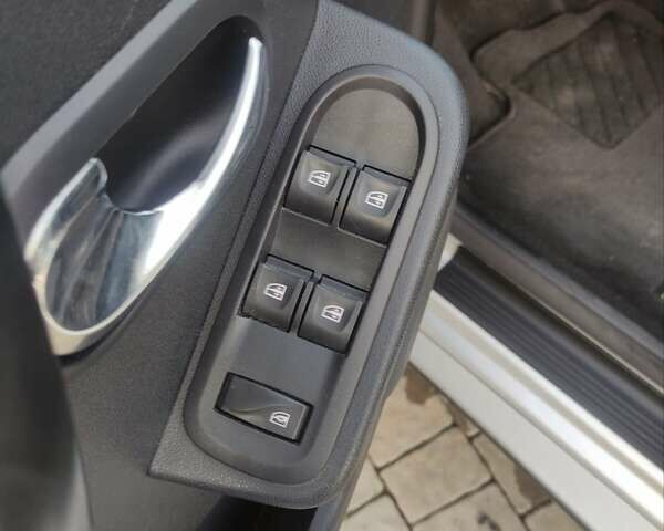 Серый Дачия Duster, объемом двигателя 1.5 л и пробегом 180 тыс. км за 10100 $, фото 34 на Automoto.ua