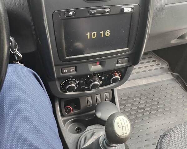 Серый Дачия Duster, объемом двигателя 1.5 л и пробегом 153 тыс. км за 9300 $, фото 10 на Automoto.ua