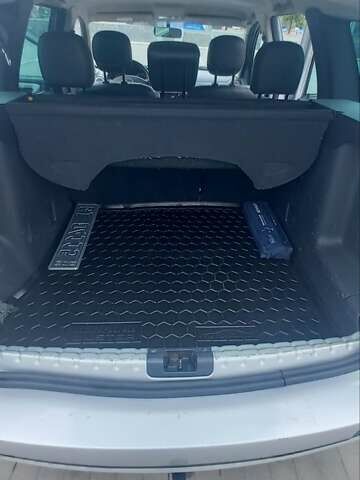 Сірий Дачія Duster, об'ємом двигуна 1.6 л та пробігом 212 тис. км за 9500 $, фото 10 на Automoto.ua