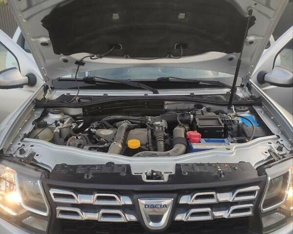Серый Дачия Duster, объемом двигателя 1.5 л и пробегом 180 тыс. км за 10100 $, фото 50 на Automoto.ua