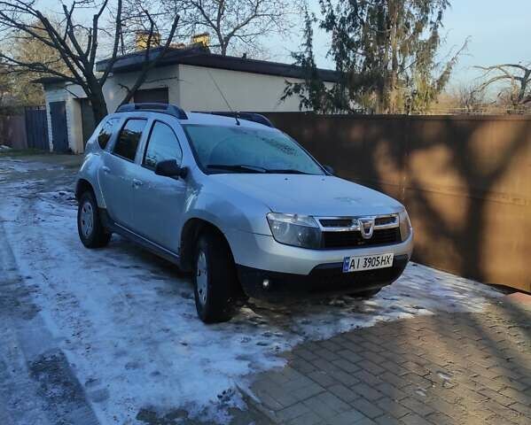 Серый Дачия Duster, объемом двигателя 1.46 л и пробегом 250 тыс. км за 9350 $, фото 3 на Automoto.ua