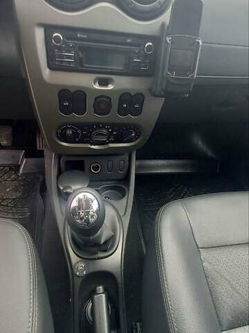 Сірий Дачія Duster, об'ємом двигуна 1.6 л та пробігом 212 тис. км за 9500 $, фото 12 на Automoto.ua