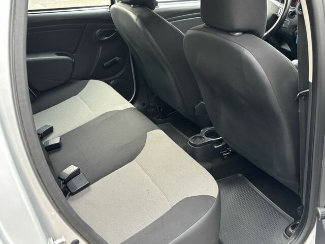 Серый Дачия Duster, объемом двигателя 1.5 л и пробегом 229 тыс. км за 9200 $, фото 13 на Automoto.ua