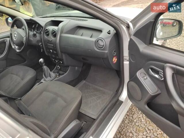 Сірий Дачія Duster, об'ємом двигуна 1.5 л та пробігом 197 тис. км за 12200 $, фото 1 на Automoto.ua