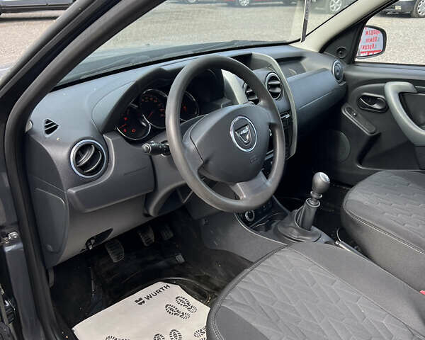 Сірий Дачія Duster, об'ємом двигуна 1.5 л та пробігом 121 тис. км за 10900 $, фото 10 на Automoto.ua