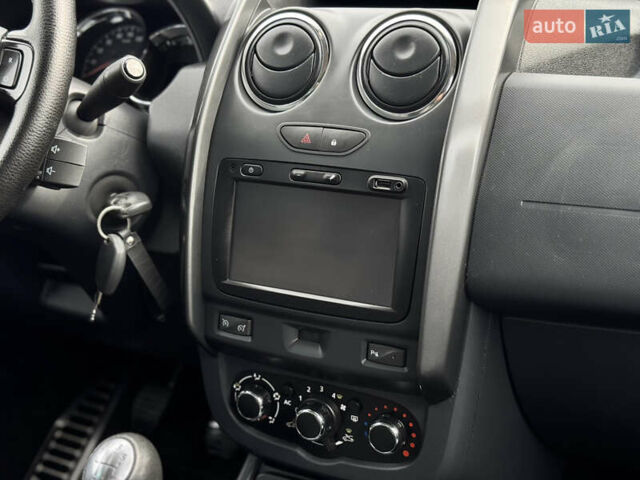 Сірий Дачія Duster, об'ємом двигуна 1.2 л та пробігом 85 тис. км за 9900 $, фото 28 на Automoto.ua