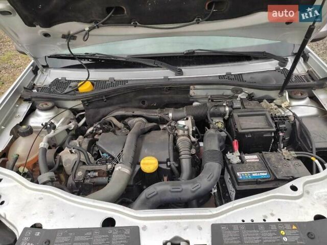 Сірий Дачія Duster, об'ємом двигуна 1.5 л та пробігом 197 тис. км за 12200 $, фото 5 на Automoto.ua