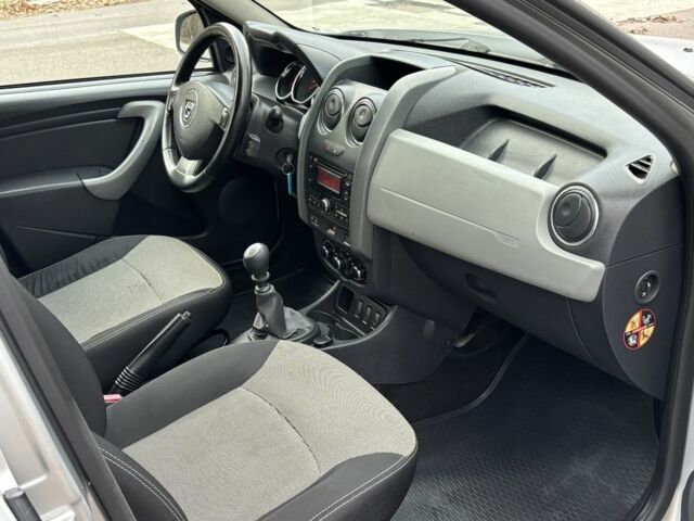 Серый Дачия Duster, объемом двигателя 1.5 л и пробегом 229 тыс. км за 9200 $, фото 11 на Automoto.ua