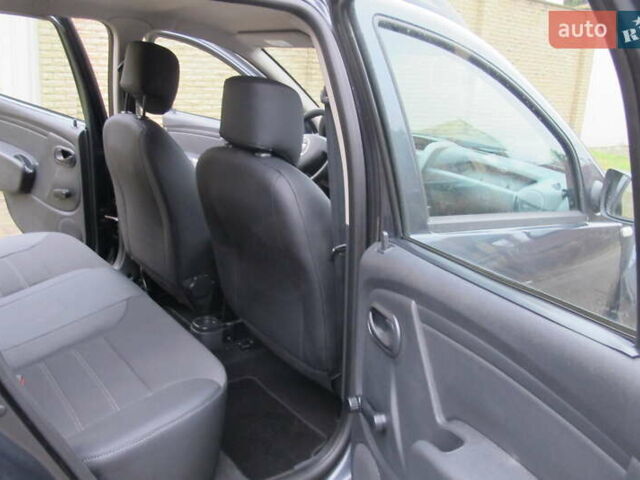 Серый Дачия Duster, объемом двигателя 1.6 л и пробегом 194 тыс. км за 10250 $, фото 12 на Automoto.ua