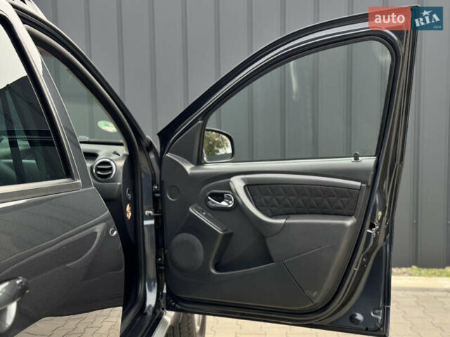 Сірий Дачія Duster, об'ємом двигуна 1.2 л та пробігом 85 тис. км за 9900 $, фото 18 на Automoto.ua