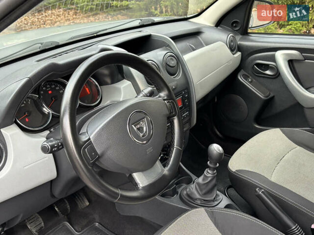 Серый Дачия Duster, объемом двигателя 1.5 л и пробегом 229 тыс. км за 9200 $, фото 8 на Automoto.ua