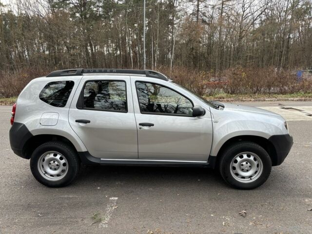 Серый Дачия Duster, объемом двигателя 1.5 л и пробегом 229 тыс. км за 9200 $, фото 2 на Automoto.ua