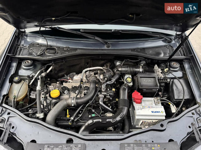 Сірий Дачія Duster, об'ємом двигуна 1.2 л та пробігом 85 тис. км за 9900 $, фото 35 на Automoto.ua