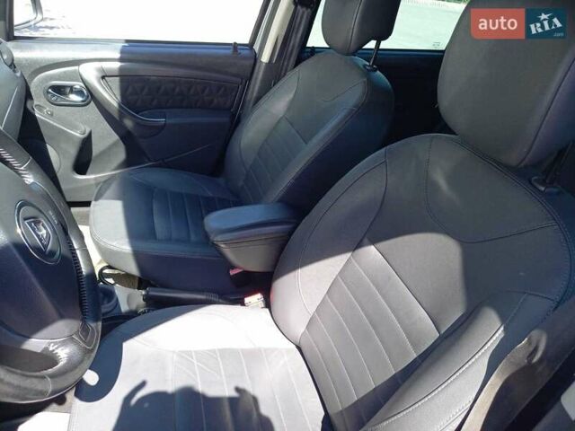 Сірий Дачія Duster, об'ємом двигуна 1.5 л та пробігом 175 тис. км за 10800 $, фото 24 на Automoto.ua