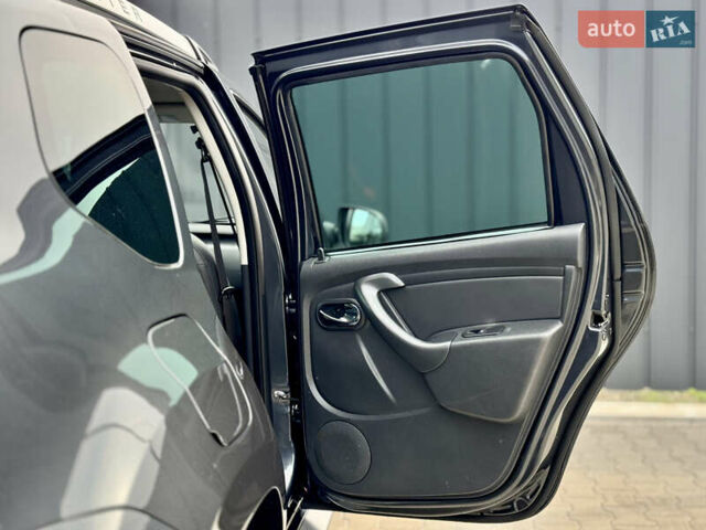 Сірий Дачія Duster, об'ємом двигуна 1.2 л та пробігом 85 тис. км за 9900 $, фото 16 на Automoto.ua