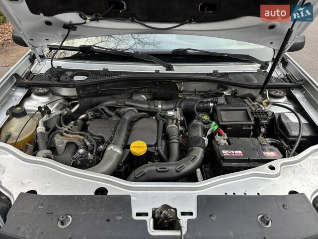 Серый Дачия Duster, объемом двигателя 1.5 л и пробегом 229 тыс. км за 9200 $, фото 15 на Automoto.ua