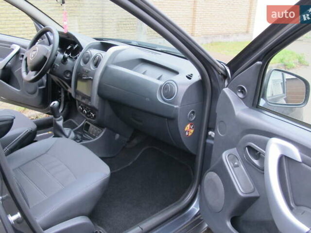 Серый Дачия Duster, объемом двигателя 1.6 л и пробегом 194 тыс. км за 10250 $, фото 13 на Automoto.ua