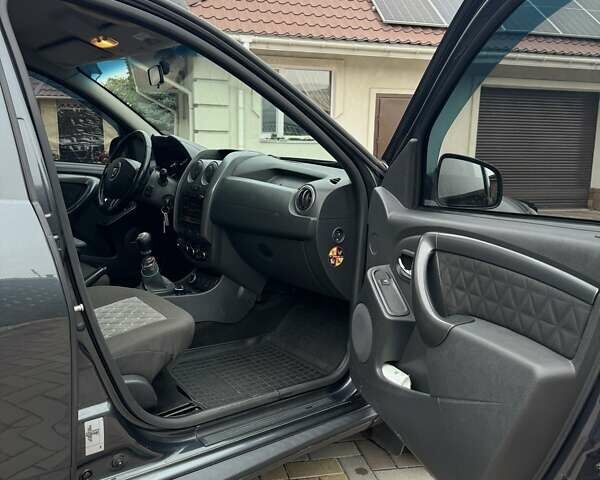 Серый Дачия Duster, объемом двигателя 1.46 л и пробегом 201 тыс. км за 9500 $, фото 8 на Automoto.ua