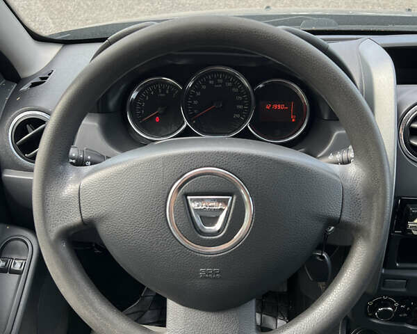 Сірий Дачія Duster, об'ємом двигуна 1.5 л та пробігом 121 тис. км за 10900 $, фото 11 на Automoto.ua