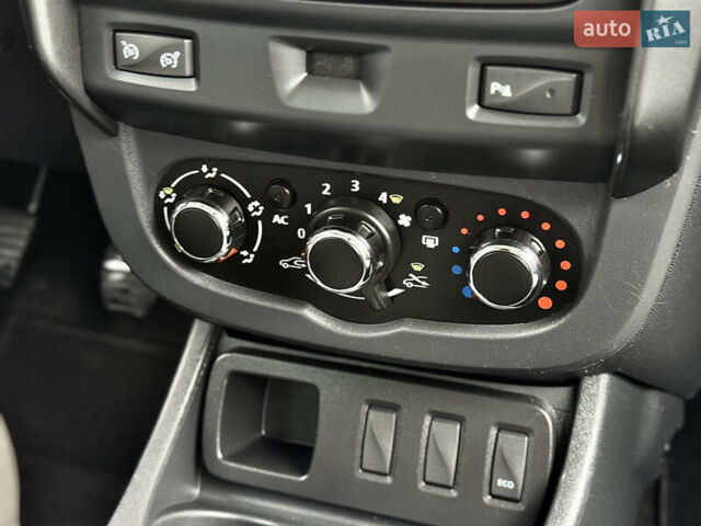 Сірий Дачія Duster, об'ємом двигуна 1.2 л та пробігом 85 тис. км за 9900 $, фото 29 на Automoto.ua