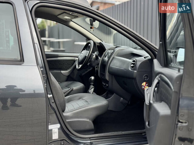 Сірий Дачія Duster, об'ємом двигуна 1.2 л та пробігом 85 тис. км за 9900 $, фото 19 на Automoto.ua