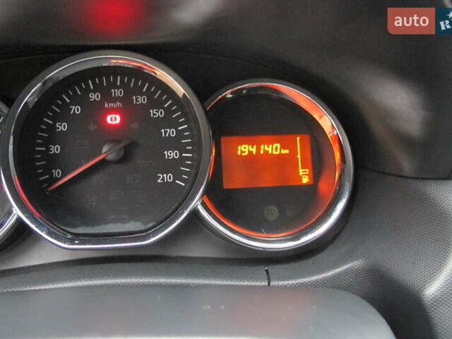 Серый Дачия Duster, объемом двигателя 1.6 л и пробегом 194 тыс. км за 10250 $, фото 11 на Automoto.ua